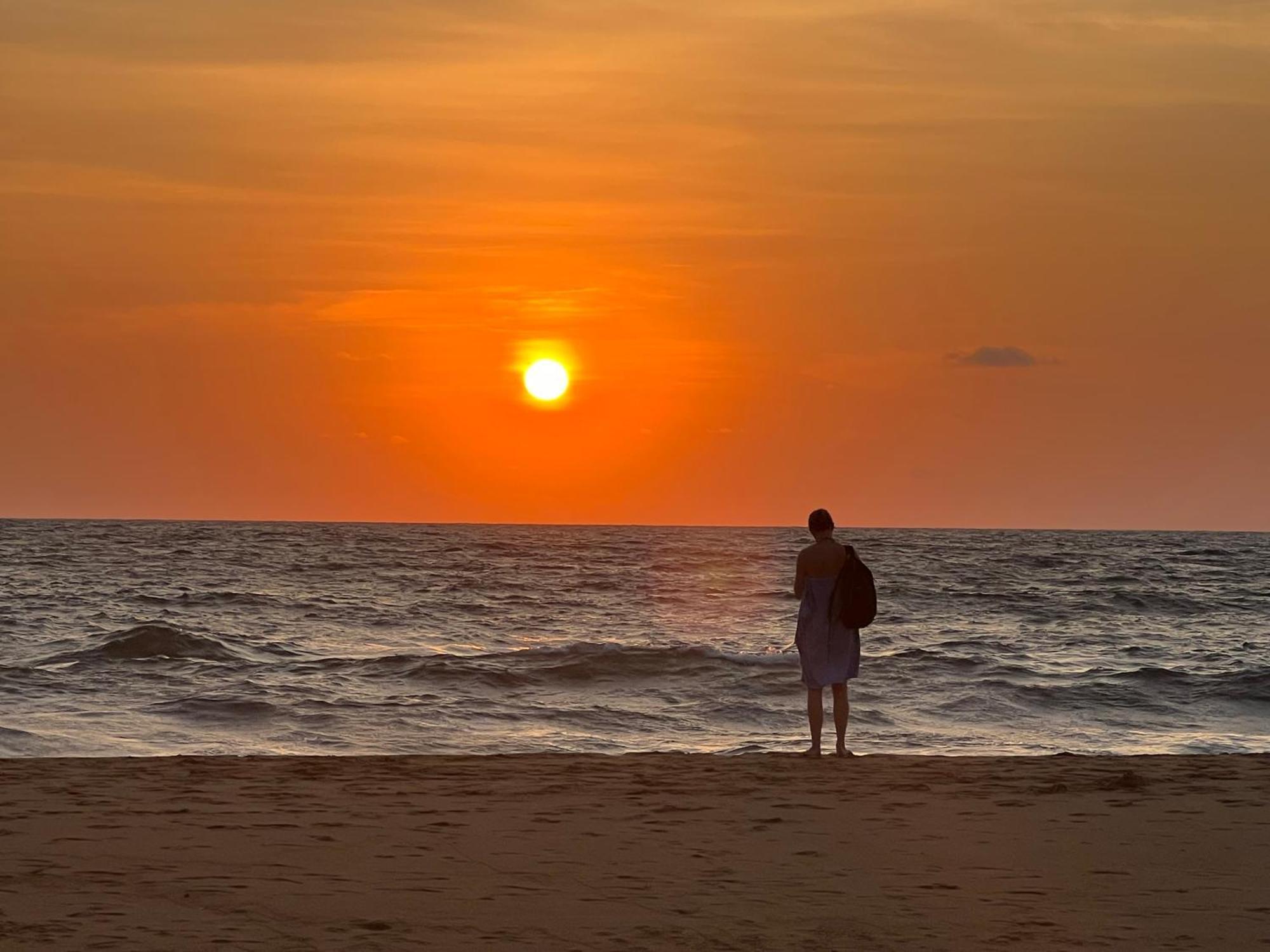 Honey Beach Hostel Negombo Buitenkant foto